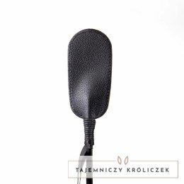 Secret Play Czarna szpicruta ze skory syntetycznej 27,5 cm lekka SECRETPLAY