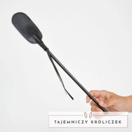 Secret Play Czarna szpicruta ze skory syntetycznej 27,5 cm lekka SECRETPLAY