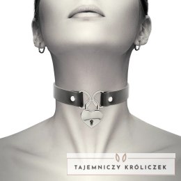 Coquette Chic Desire naszyjnik ze skory wegańskiej z zawieszką serce 40cm COQUETTE
