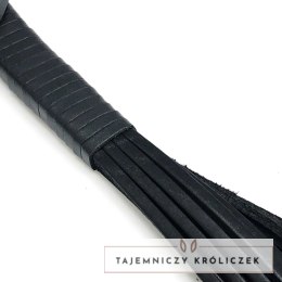 Red Leather 43 cm - Czarny model z rzemieniami ze skory roślinnej Red Leather